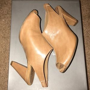 Brand New Aerosoles Sandals Cognac Size 8